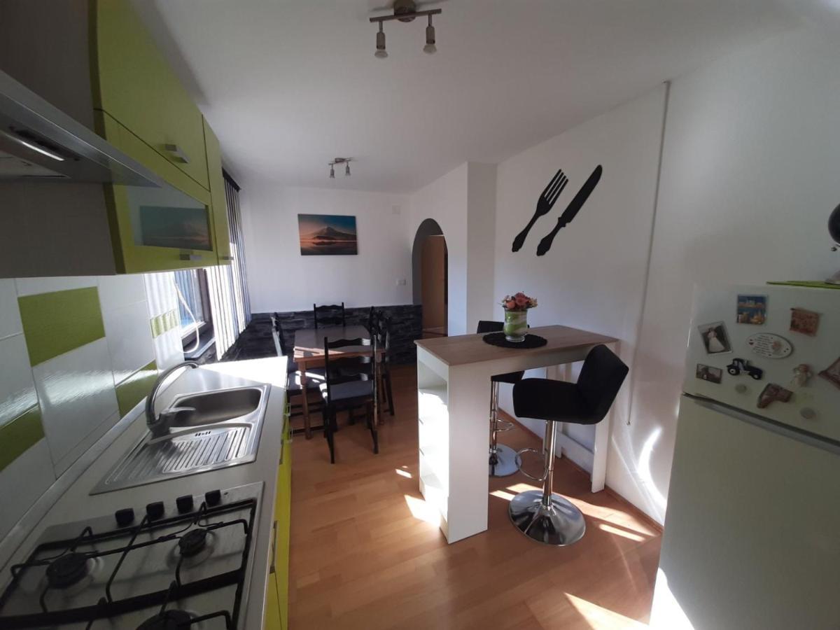 Lelly Apartment *